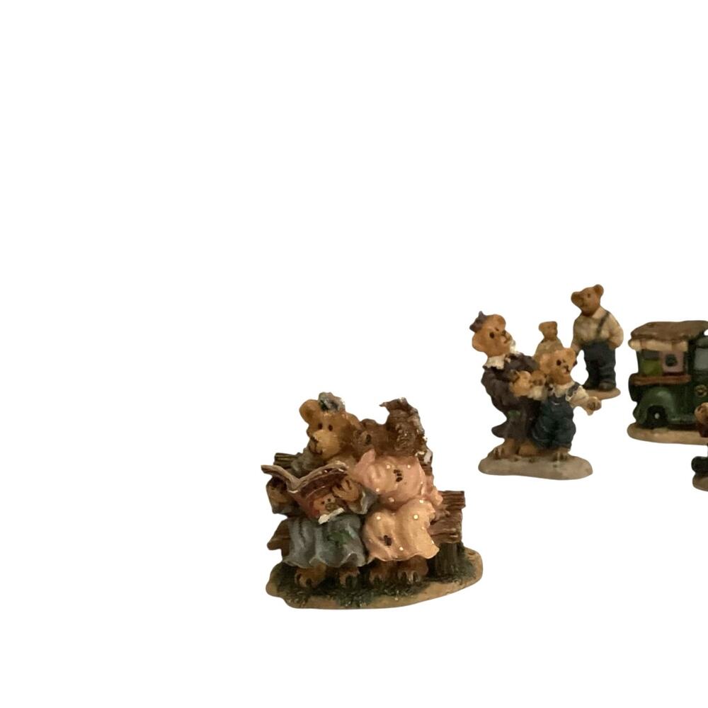 Boyd's Town Village Figurines Lot of 12 Pieces - Picture 3 of 7